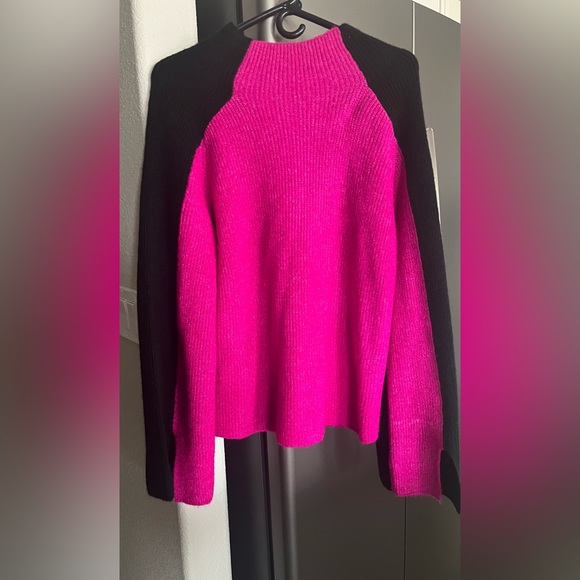 NWT DKNY Sweater - Picture 1 of 5